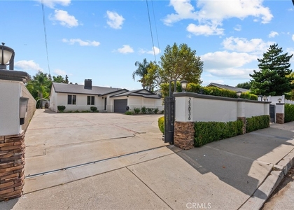 23036 Burbank - Photo 1