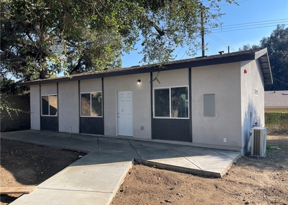 4585 Hawthorne - Photo 1