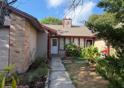 1303 Bonnie Brae St - Photo 1