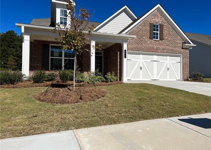 135 Hollis - Photo 1