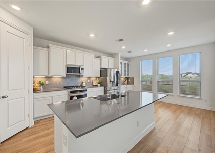 4802 Albany Shores - Photo 1