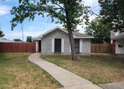 305 Meadow Court - Photo 1