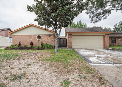 819 Seamaster Drive - Photo 1