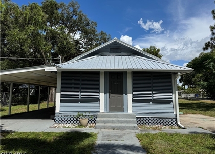 2525 Broadway - Photo 1