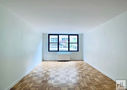 East 49 Street - Photo 1