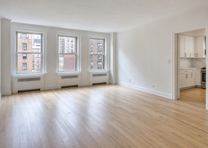 320 East 52nd Street - Photo 1