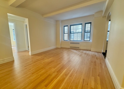 Christopher Street - Photo 1