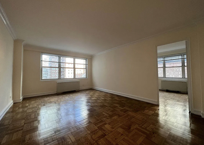 Eighth Avenue - Photo 1
