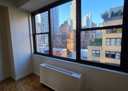 East 49 Street - Photo 1