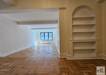East 56 Street - Photo 1