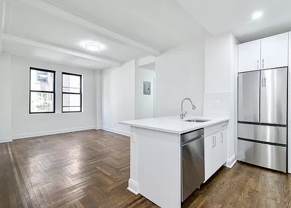 West 68 Street - Photo 1