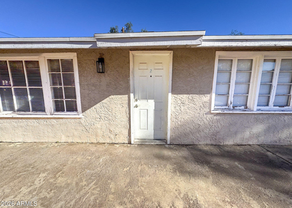 308 E Vogel Avenue - Photo 1