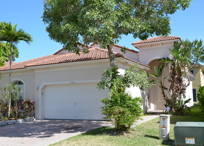 4106 Ne 22nd Court - Photo 1