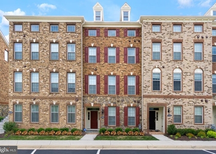 22503 Naugatuck Square - Photo 1