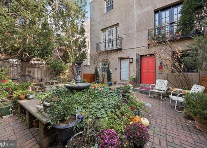 715 Rodman Street - Photo 1