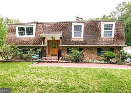 2294 Linden Avenue - Photo 1