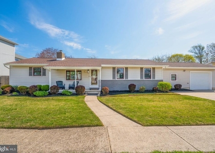 715 Lafayette Boulevard - Photo 1
