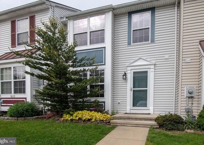 5620 Queen Anne Court - Photo 1