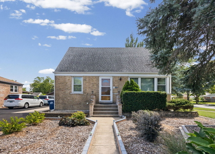 2011 E Touhy Avenue - Photo 1