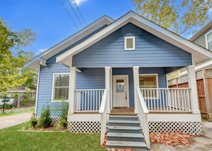 711 W 10th Street - Photo 1