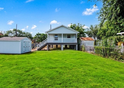 5423 Avenue R - Photo 1