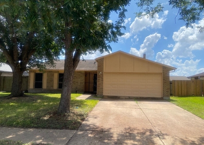 15607 Summer Briar Court - Photo 1