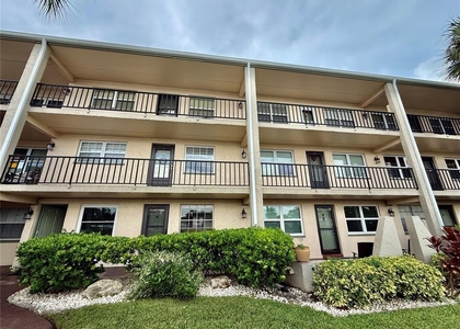 11700 Park Boulevard - Photo 1