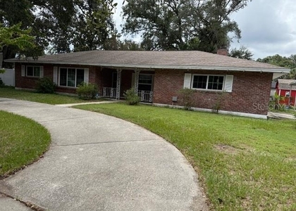 1009 E North Street - Photo 1