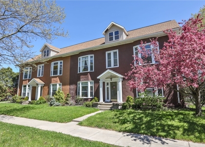 872 University Avenue - Photo 1