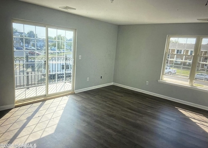 60-62 Carr Avenue - Photo 1