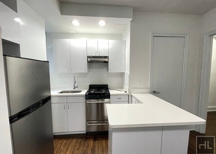 East 46 Street - Photo 1
