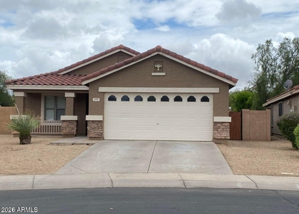 1117 E Arabian Drive - Photo 1
