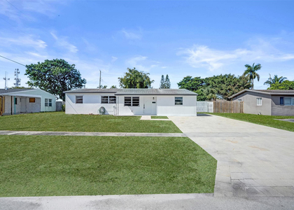 1437 Sw 1st Avenue - Photo 1