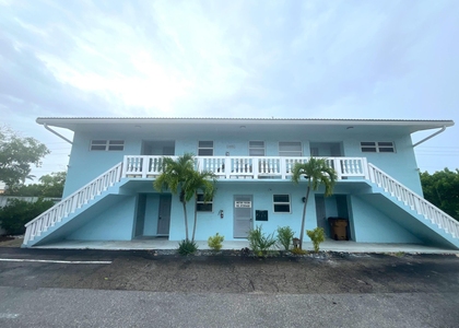 1001 Se 3rd Street - Photo 1