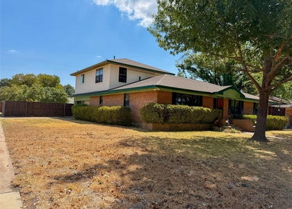 1302 Patricia Lane - Photo 1
