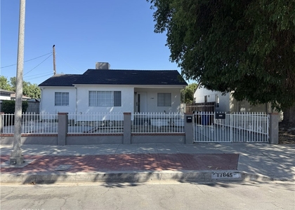 17845 Victory Blvd. - Photo 1