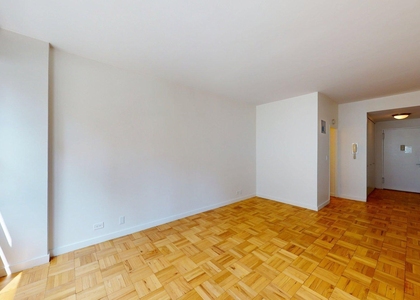 East 49th Street - Photo 1