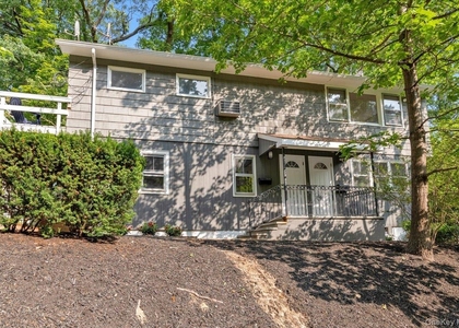 22 Putnam Avenue - Photo 1