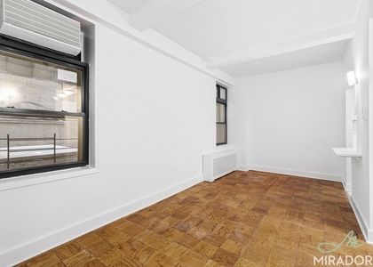 132 E 45th Street - Photo 1