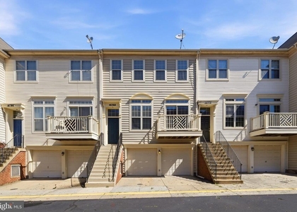 46368 Utica Square - Photo 1