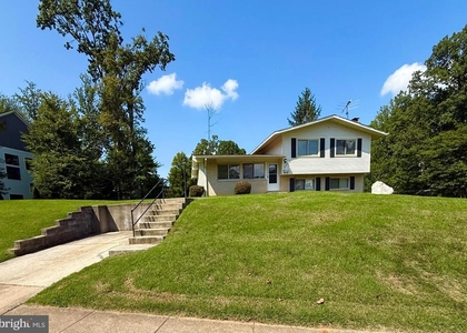 7700 Glenister Drive - Photo 1
