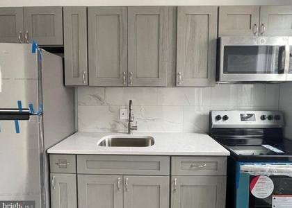 2731 N Darien Street - Photo 1