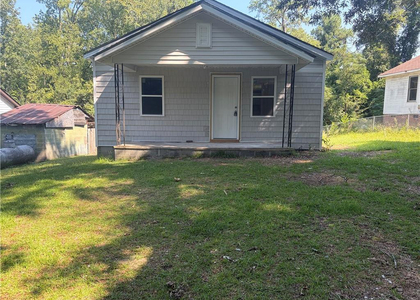 523 Oakwood Avenue - Photo 1