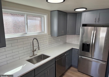 323 Spruce Street - Photo 1