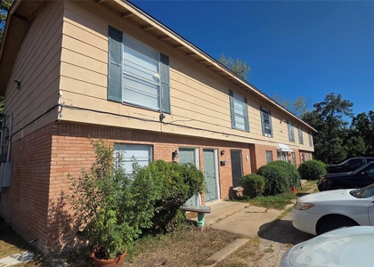 5200 Lancaster Ct - Photo 1