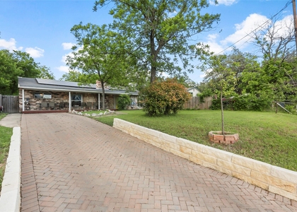 602 W Grady Dr - Photo 1