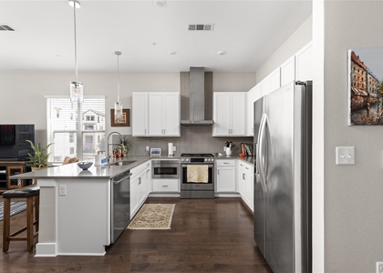 4325 Jackson Ave - Photo 1