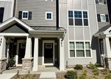 553 Yosemite Way - Photo 1