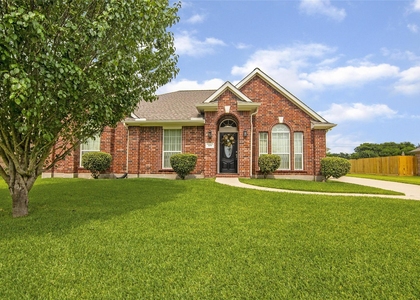 306 King William Drive - Photo 1
