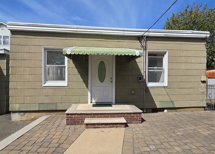 712-714 Warren - Photo 1
